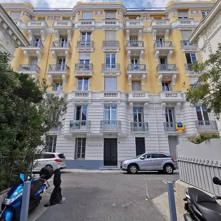 Le Palazzo 219 By Guys *