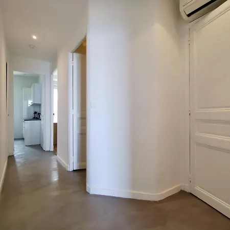 Le Palazzo 219 By Booking Guys Apartment