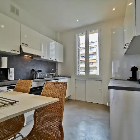 Le Palazzo 219 By Booking Guys Apartment